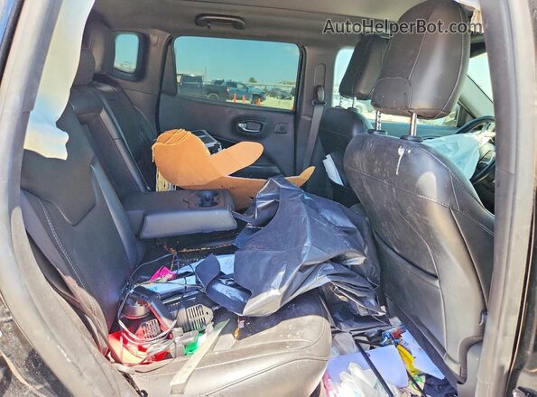 3C4NJDCB3LT135276 2020 JEEP COMPASS Черный Вид задней части салона