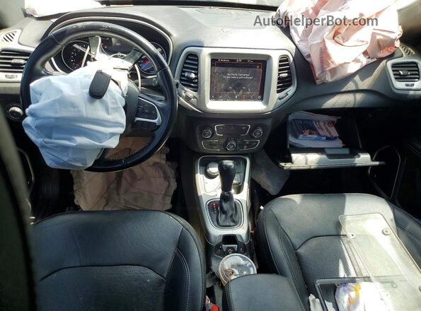 3C4NJDCB3LT135276 2020 JEEP COMPASS Черный Вид панели приборов