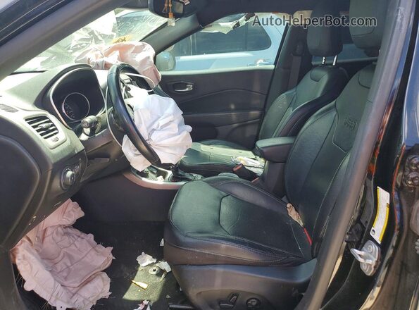 3C4NJDCB3LT135276 2020 JEEP COMPASS Черный Вид салона спереди