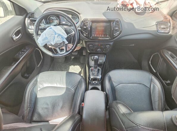3C4NJDCB3MT572714 2021 JEEP COMPASS White Vista del salpicadero