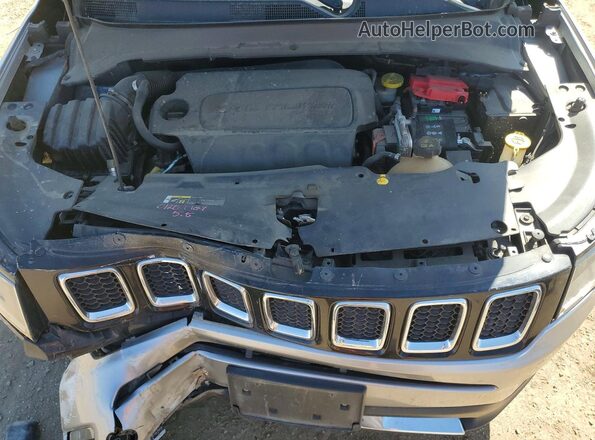 3C4NJDCB3MT599170 2021 JEEP COMPASS Серебряный Вид задней части салона