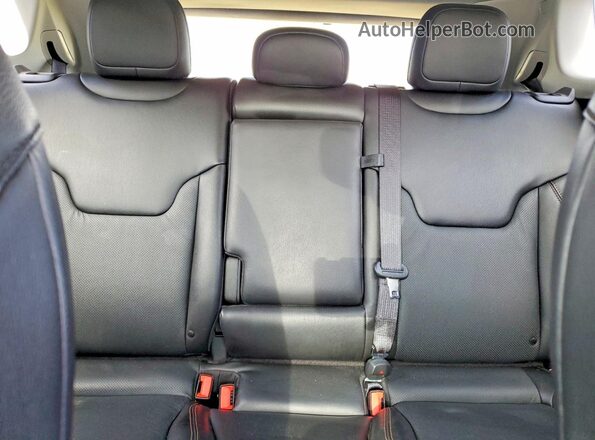 3C4NJDCB3NT110994 2022 JEEP COMPASS Черный Вид задних сидений