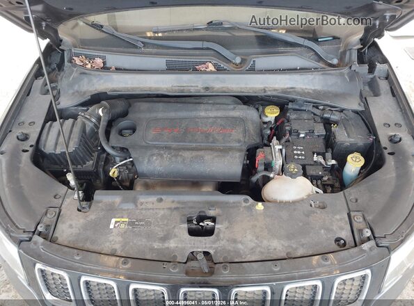 3C4NJDCB4HT627516 2017 JEEP NEW COMPASS Gray უკანა ხედი
