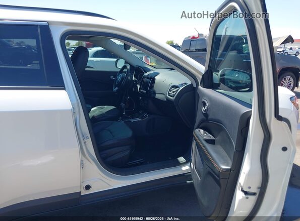 3C4NJDCB4HT628391 2017 JEEP NEW COMPASS White წინა სალონის ხედი