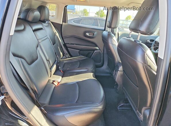 3C4NJDCB4KT659728 2019 JEEP COMPASS Черный Вид задней части салона