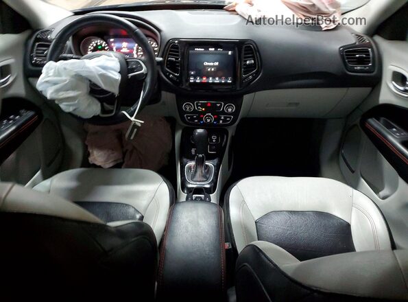 3C4NJDCB6KT656393 2019 JEEP COMPASS Синий Вид панели приборов