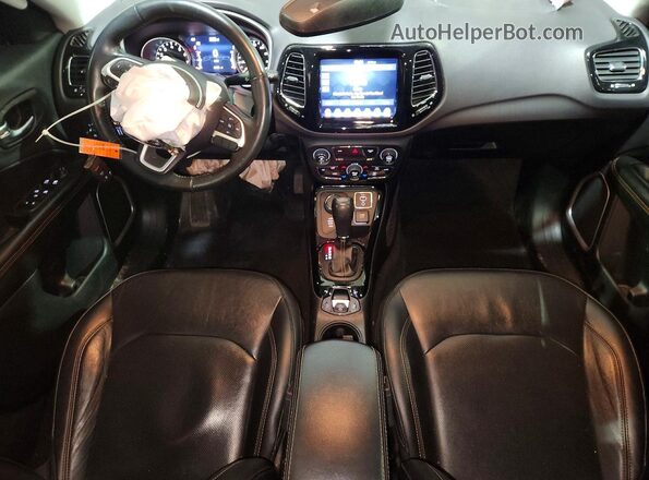 3C4NJDCB6KT733828 2019 JEEP COMPASS Серый Вид панели приборов
