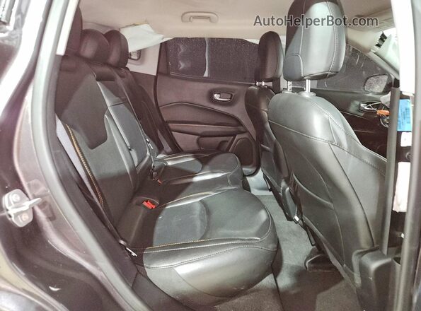 3C4NJDCB6KT733828 2019 JEEP COMPASS Серый Вид задней части салона