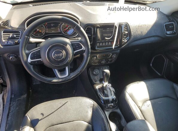 3C4NJDCB6LT167350 2020 JEEP COMPASS Silver Widok deski rozdzielczej