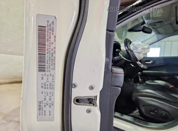3C4NJDCB9KT596626 2019 JEEP COMPASS Белый Вид наклейки с VIN-кодом