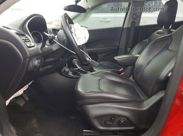3C4NJDCB9KT827332 2019 JEEP COMPASS Красный Вид салона спереди