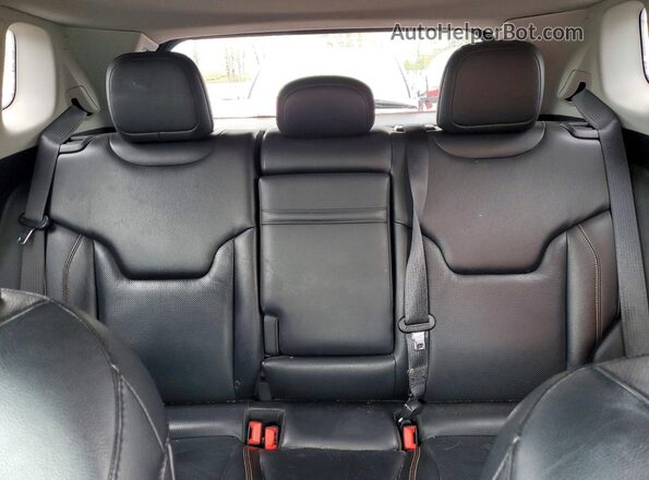 3C4NJDCBXJT117726 2018 JEEP COMPASS Черный Вид задних сидений