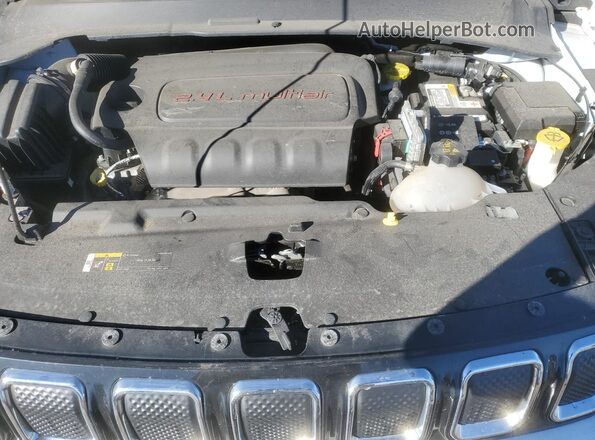 3C4NJDCBXNT159173 2022 JEEP COMPASS Белый Вид задней части салона