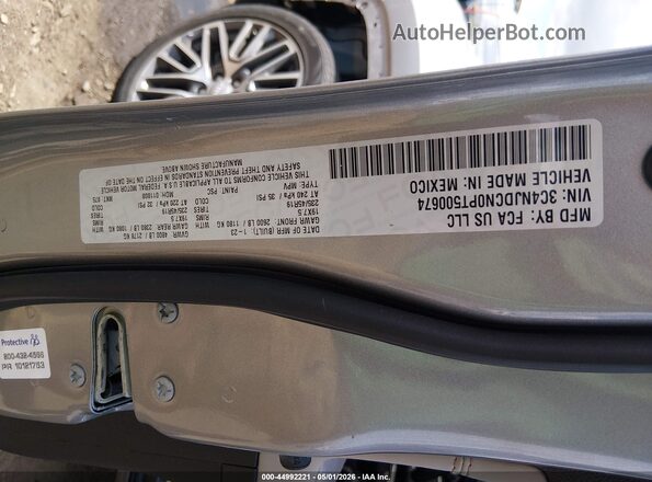 3C4NJDCN0PT500674 2023 JEEP COMPASS Silver Widok komory silnika