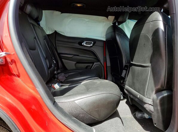3C4NJDCN0PT511402 2023 JEEP COMPASS Красный Вид задней части салона