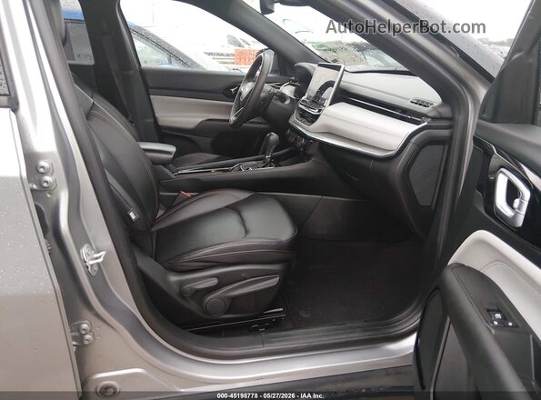 3C4NJDCN1RT610992 2024 JEEP COMPASS Серый Вид салона спереди