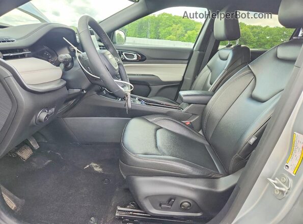 3C4NJDCN1TT186589 2026 JEEP COMPASS Silver Vista interior delantera