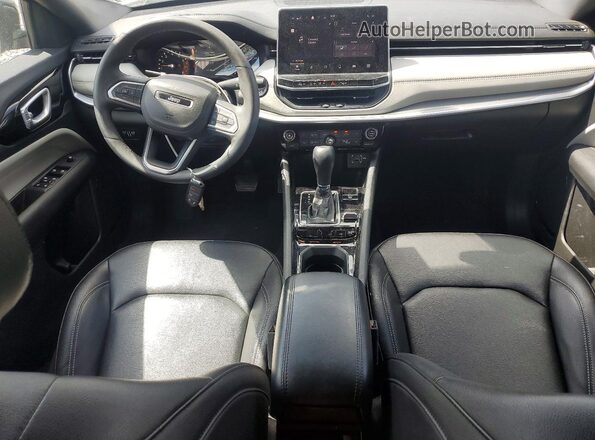 3C4NJDCN2ST511734 2025 JEEP COMPASS Белый Вид панели приборов
