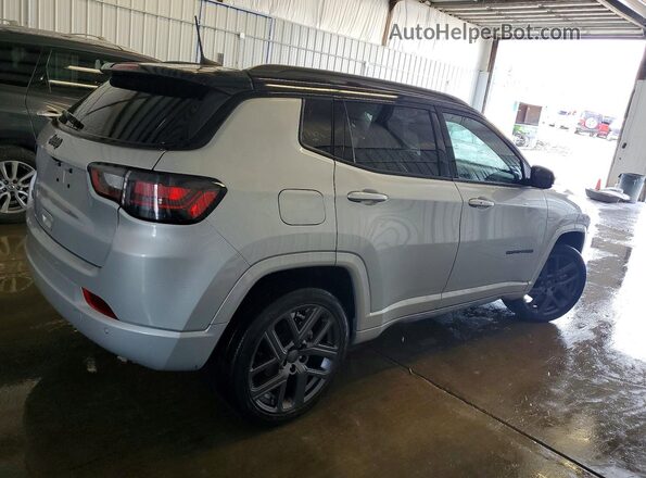3C4NJDCN3RT171889 2024 JEEP COMPASS Silver Задня права чверть