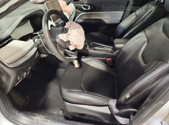 3C4NJDCN3ST511290 2025 JEEP COMPASS Белый Вид салона спереди