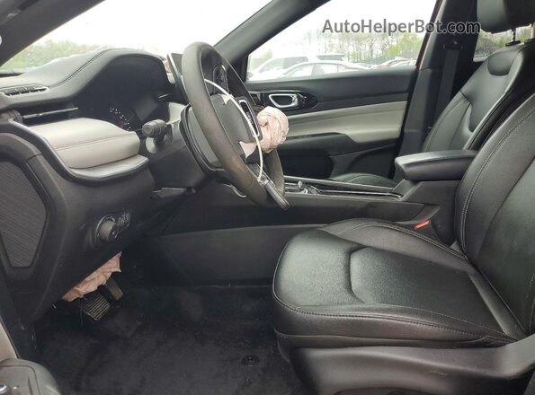 3C4NJDCN3ST597975 2025 JEEP COMPASS Красный Вид салона спереди