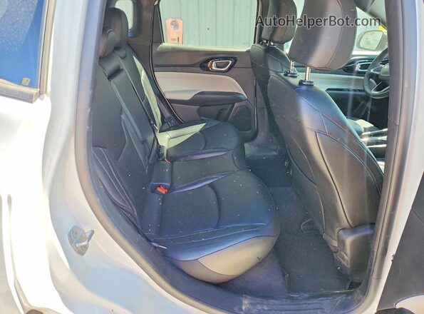3C4NJDCN3ST619389 2025 JEEP COMPASS Белый Вид задней части салона