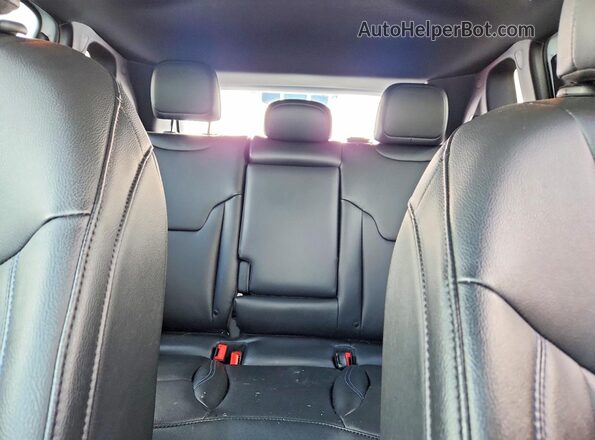 3C4NJDCN3TT162679 2026 JEEP COMPASS White Widok tylnych siedzeń