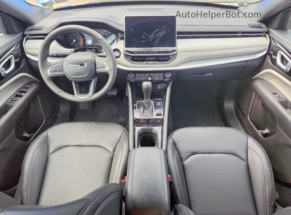 3C4NJDCN3TT177554 2026 JEEP COMPASS Blue Vista del salpicadero
