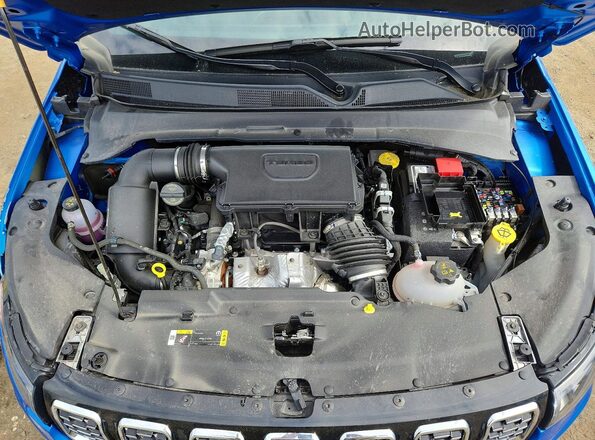 3C4NJDCN3TT177554 2026 JEEP COMPASS Blue Vista del compartimento del motor