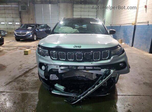 3C4NJDCN4RT126346 2024 JEEP COMPASS Silver Вид спереду