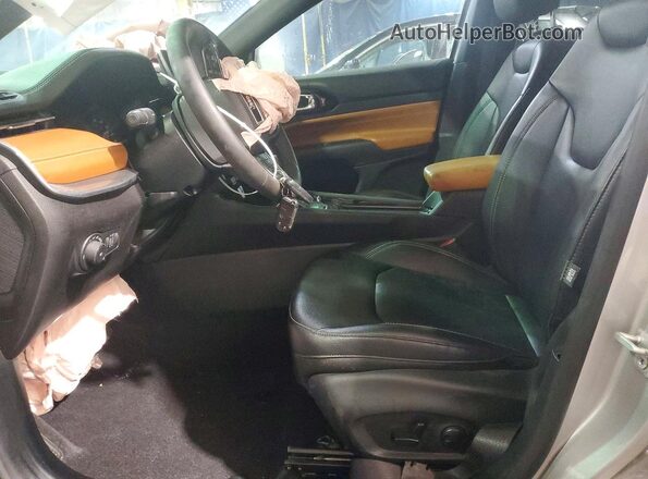 3C4NJDCN4RT126346 2024 JEEP COMPASS Silver Вид салону спереду