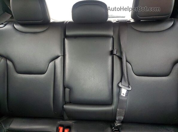 3C4NJDCN4RT150825 2024 JEEP COMPASS White Vista de los asientos traseros