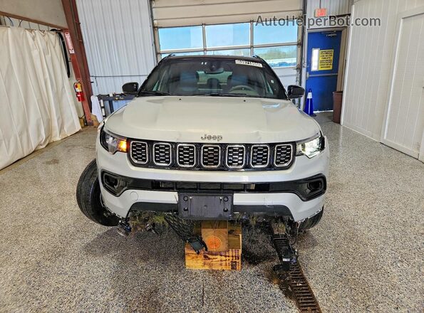 3C4NJDCN4TT187431 2026 JEEP COMPASS Серебряный Вид спереди