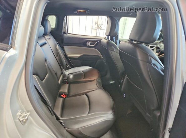 3C4NJDCN4TT187431 2026 JEEP COMPASS Серебряный Вид задней части салона