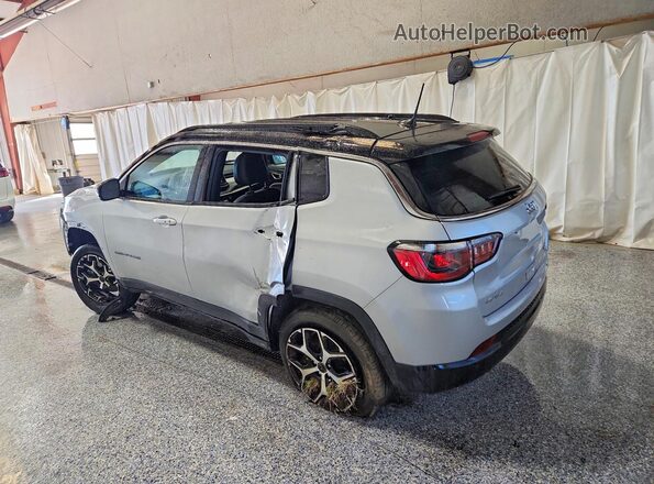 3C4NJDCN4TT187431 2026 JEEP COMPASS Серебряный Задняя левая четверть