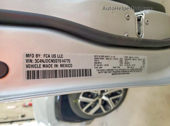 3C4NJDCN5ST614775 2025 JEEP COMPASS Silver Vista interior de 360 grados