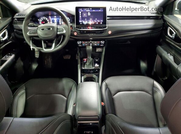 3C4NJDCN5TT215690 2026 JEEP COMPASS Белый Вид панели приборов