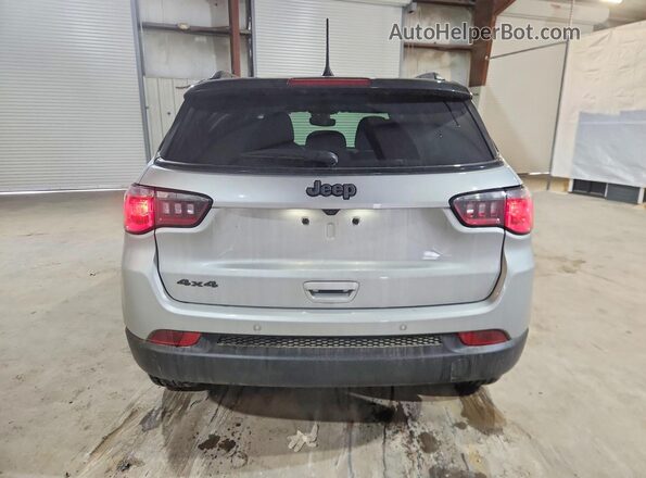 3C4NJDCN5TT221165 2026 JEEP COMPASS Серебряный Вид сзади