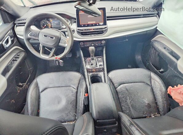 3C4NJDCN6RT159252 2024 JEEP COMPASS Red Vista del salpicadero