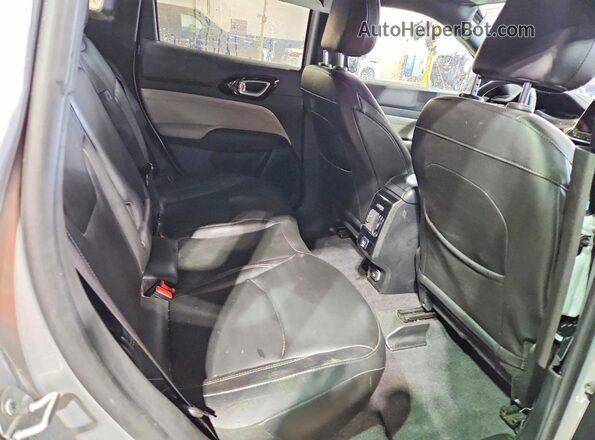 3C4NJDCN6ST508383 2025 JEEP COMPASS Silver Widok wnętrza z tyłu