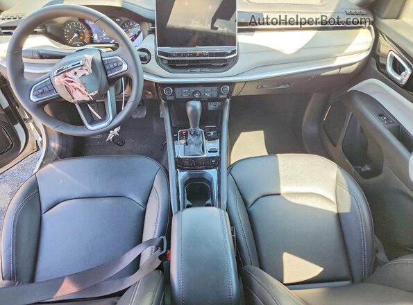 3C4NJDCN6ST509596 2025 JEEP COMPASS White Widok deski rozdzielczej