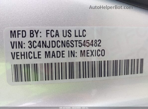 3C4NJDCN6ST545482 2025 JEEP COMPASS Silver Widok komory silnika