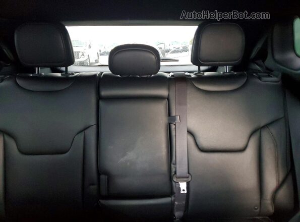 3C4NJDCN8RT106391 2024 JEEP COMPASS White Widok tylnych siedzeń