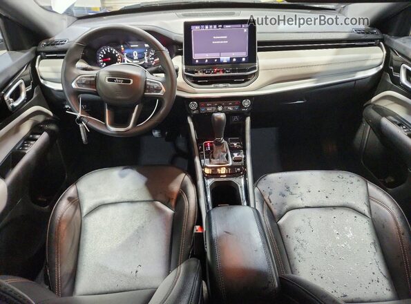 3C4NJDCN8RT134238 2024 JEEP COMPASS White Vista del salpicadero