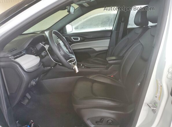 3C4NJDCN8ST507946 2025 JEEP COMPASS Белый Вид салона спереди