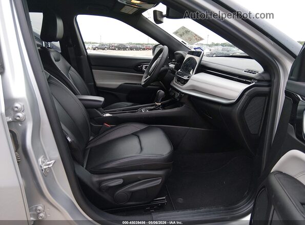 3C4NJDCN8ST595381 2025 JEEP COMPASS Серый Вид салона спереди