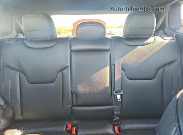 3C4NJDCN8TT178702 2026 JEEP COMPASS Серебряный Вид задних сидений