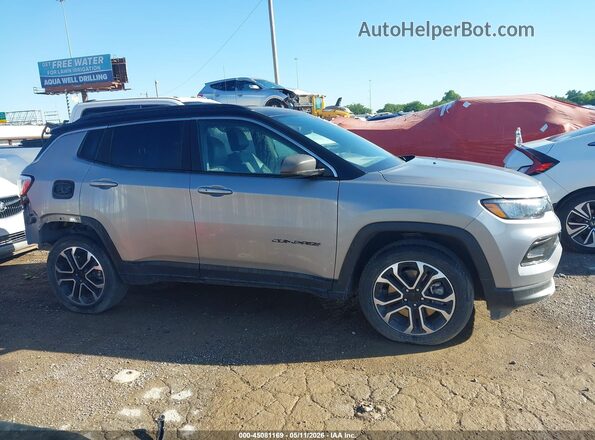 3C4NJDCNXRT596848 2024 JEEP COMPASS Gray Widok wnętrza z tyłu