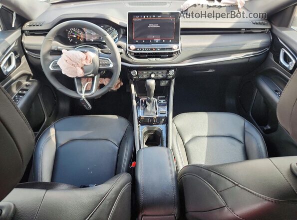 3C4NJDCNXTT188082 2026 JEEP COMPASS White Widok deski rozdzielczej