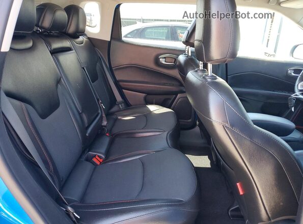 3C4NJDDB0LT227718 2020 JEEP COMPASS Синий Вид задней части салона